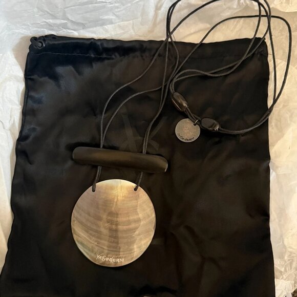VINTAGE YSL Necklace - River Gauche Collection Shell - long black chord - Picture 4 of 7